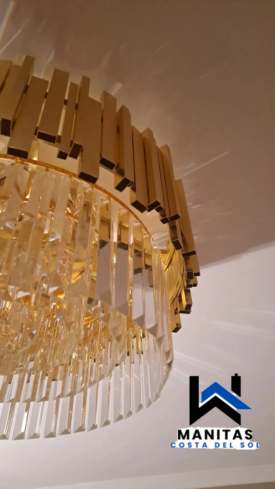 Detalle de una lámpara instalada por Manitas Costa del Sol